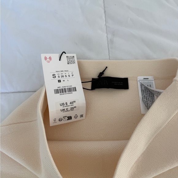 Zara Cream Mini Skirt (NWT) - Picture 2 of 2